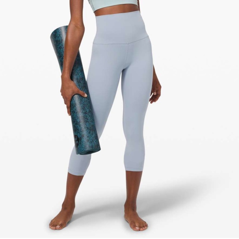Lululemon Align Super High-Rise Crop 21". Size 6. Chambray.